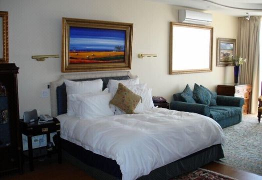 Kosmos ManorHotel Overview