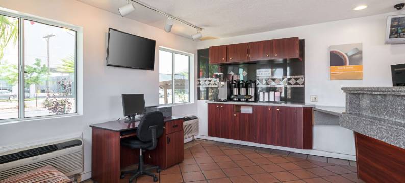 埃尔帕索机场布利斯堡6号汽车旅馆(Motel 6 El Paso, TX - Airport - Fort Bliss)图片