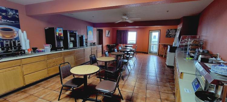 圣伊格纳斯湖滨AmericInn酒店(AmericInn by Wyndham Saint Ignace Lakefront)图片