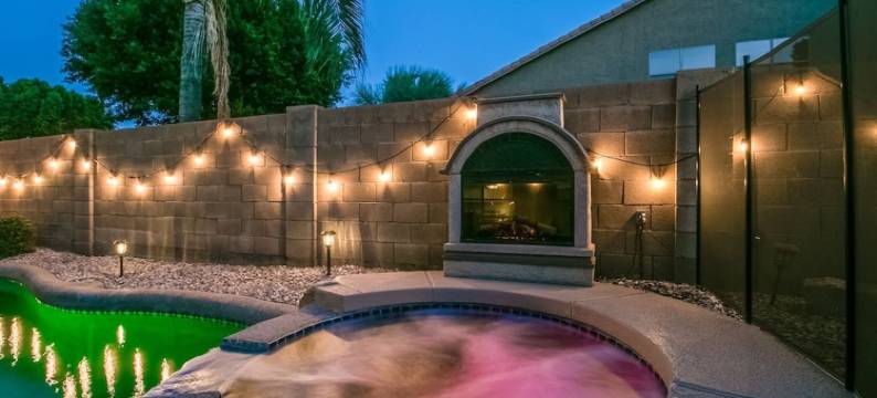 大型5卧室度假屋，配有游泳池，热水浴缸，游戏室！(Massive 5 Bdrm Getaway WPool, Hot Tub, Game Room)图片