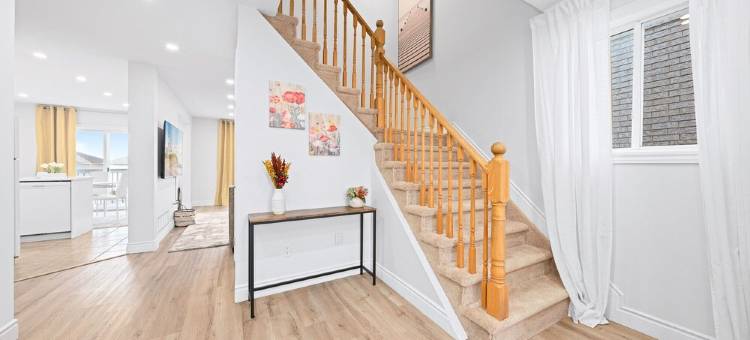 时尚舒适 - 4卧室度假屋，高速WiFi，2.5个卫生间(Stylish & Cozy - 4Bdrm House Fast WIFI, 2.5 Bath)图片