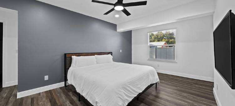 Exclusive Resort-Style Villa – Luxury Pool Retreat, Sleep 26+ Guests图片