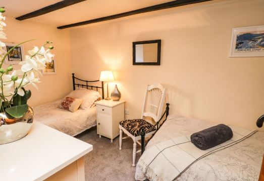 Black Gem CottageHotel Overview