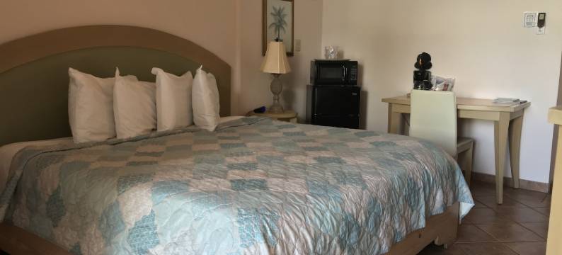 卢基约日出海滩酒店(Luquillo Sunrise Beach Inn)图片