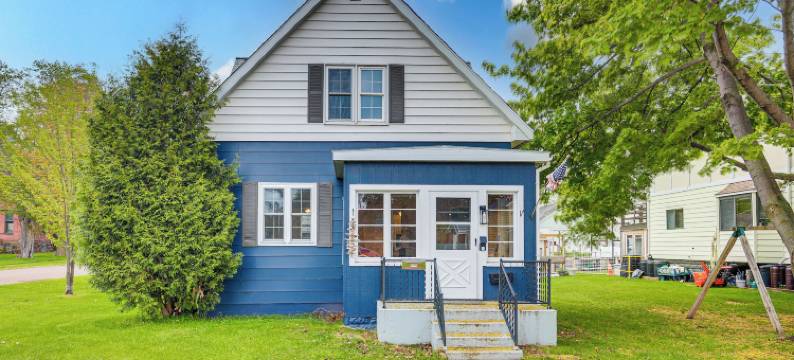 距离波基斯17英里的度假屋，步行可至海滩和主街(17 Mi to Porkies: Getaway Steps to Beach & Main St)图片