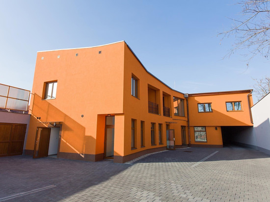 乌科斯特拉酒店