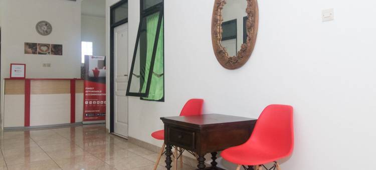 RedDoorz Syariah靠近Madiun火车站(RedDoorz Syariah Near Stasiun Madiun)图片