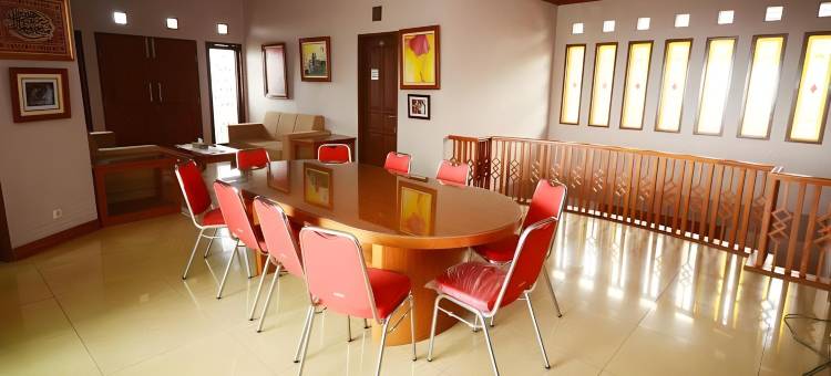 O系列92277塞特拉普里安甘宾馆(Collection O 92277 Setra Priangan Guest House)图片