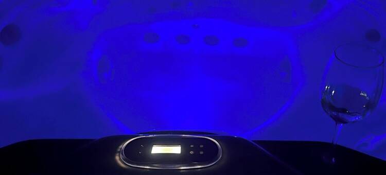 The Tillery Barndo - Two bedrooms/loft, dock, flat lot, spa, trampoline, golf图片