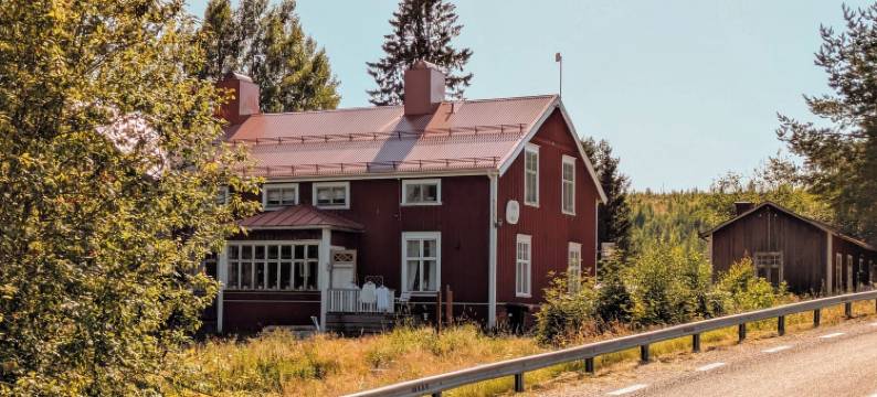 位于历史建筑中的明亮宽敞居所(Bright and Spacious Living in Historic Building)图片
