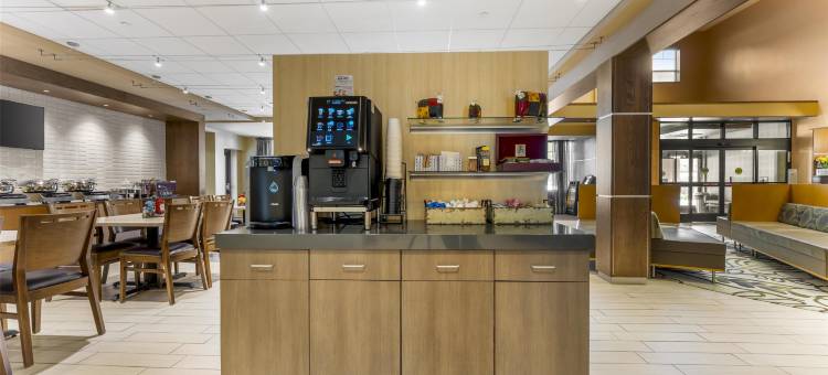 斯托本维尔方济各广场贝斯特韦斯特优质酒店(Best Western Plus Franciscan Square Inn and Suites Steubenville)图片