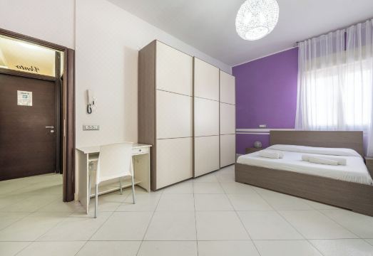 Thanit Rooms Hotel Overview