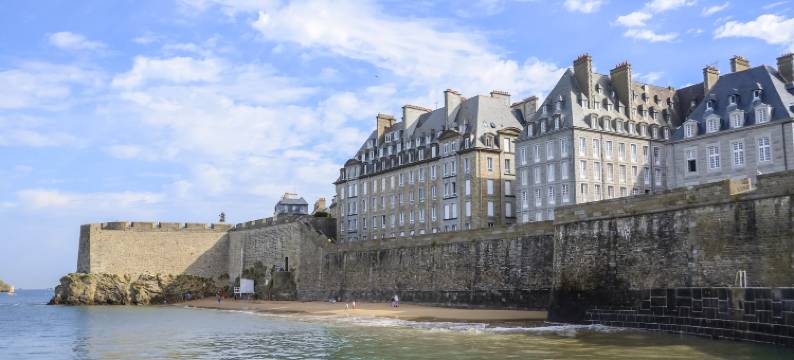 Cozy Garden Villa in Bonnemain图片