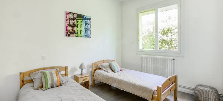 Holiday Home in Barry-d'Islemade with Pool图片