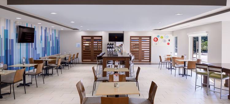 Holiday Inn Express & Suites Lexington - Hamburg Area图片