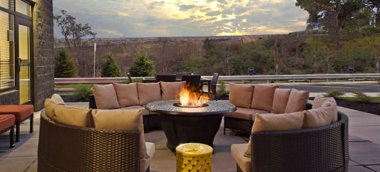 北亨丁顿-欧文希尔顿欢朋套房酒店(Hampton Inn & Suites North Huntingdon-Irwin)图片