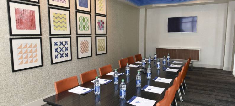 麦迪逊维尔智选假日套房酒店(Holiday Inn Express & Suites MADISONVILLE by IHG)图片