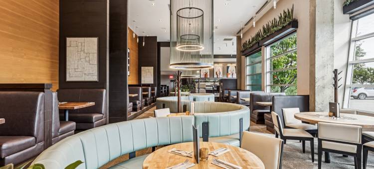 卡尔加里南珊德曼套房酒店(Sandman Hotel & Suites Calgary South)图片