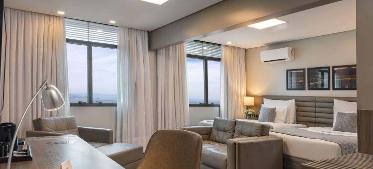 蓝树高级弗卢里亚诺波利斯旅馆(Blue Tree Premium Florianópolis)图片