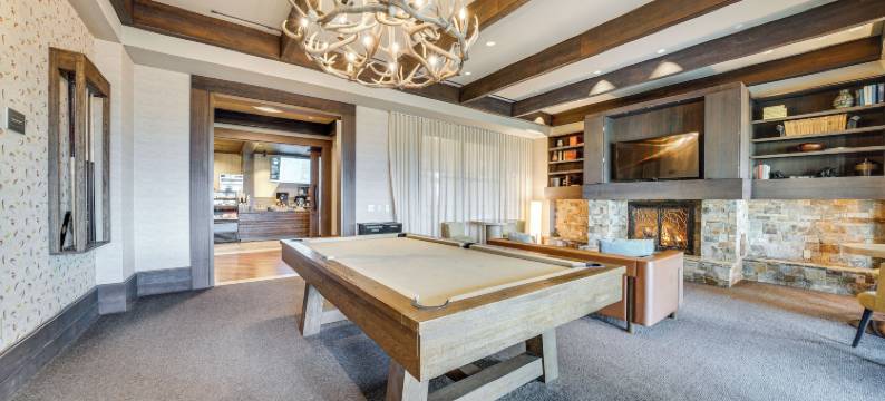 山景和泳池通道：克利艾伦公寓！(CLE Elum Condo with Pool Access and Mountain Views)图片