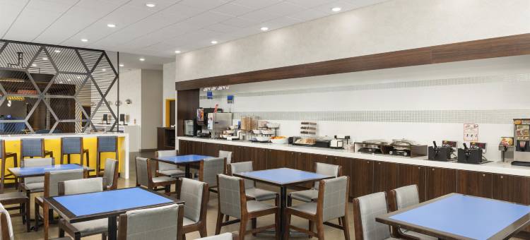 格洛贝斯特韦斯特苏瀑道利农场酒店(GLo Best Western Dawley Farms in Sioux Falls)图片