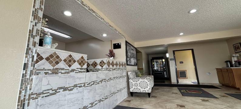 庞蒂亚克速8酒店(Super 8 by Wyndham Pontiac)图片