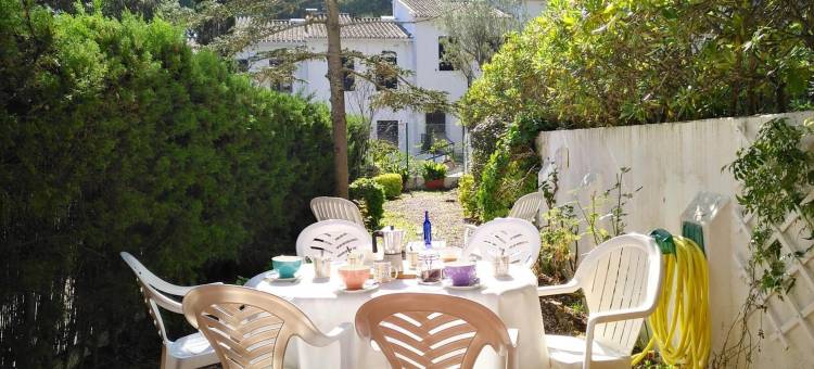 西班牙海滩和市中心附近的别墅(Villa Near Beach & Town Center in Spain)图片