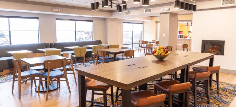 威廉斯波特希尔顿欢朋酒店(Hampton Inn Williamsport-Downtown)图片