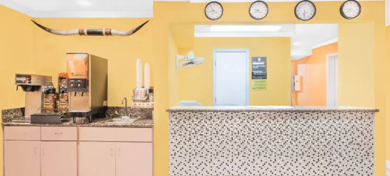 范霍恩速8酒店(Super 8 by Wyndham Van Horn)图片