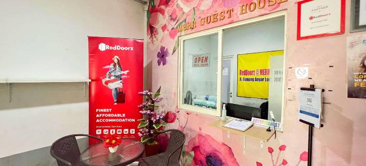 红门酒店@MERR龙骨特古农阿尼亚街(RedDoorz at Merr Rungkut Jl Gunung Anyar)图片