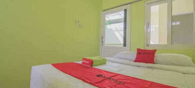 红多兹伊斯兰酒店-近梳邦卡亚威士马博物馆(RedDoorz Syariah Near Museum Wisma Karya Subang)图片