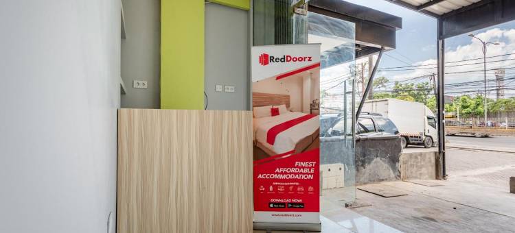 红多兹酒店-近丹绒杜仁2号(RedDoorz Near Tanjung Duren 2)图片