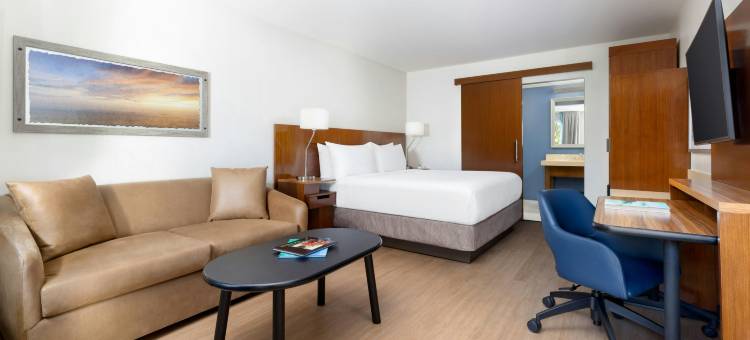 万枫酒店及套房(基韦斯特The Keys Collection)(Fairfield Inn & Suites Key West at the Keys Collection)图片