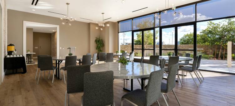 加利福尼亚阿纳海姆希尔顿惠庭套房度假村(Home2 Suites by Hilton Anaheim Resort)图片