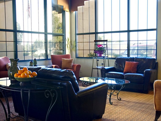 Best Western-Hilltop House