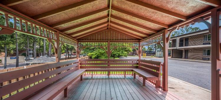 大学伊克诺套房酒店(Econo Lodge Inn & Suites University)图片