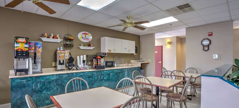 滑铁卢速8酒店(Super 8 by Wyndham Waterloo)图片