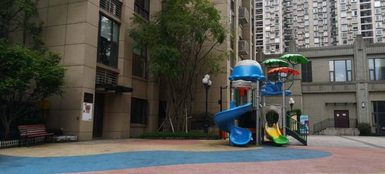 柠檬悠佳民宿(重庆新光天地店)图片