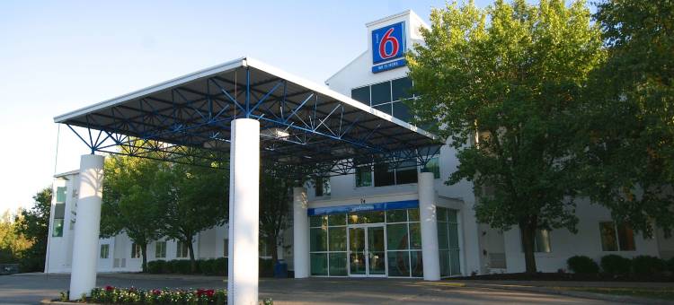 伯灵顿科尔切斯特6号汽车旅馆(Motel 6 Colchester, VT - Burlington)图片