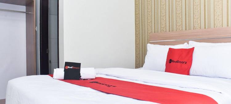 红多兹Plus酒店-近玛琅镇广场(RedDoorz Plus Near Malang Town Square)图片