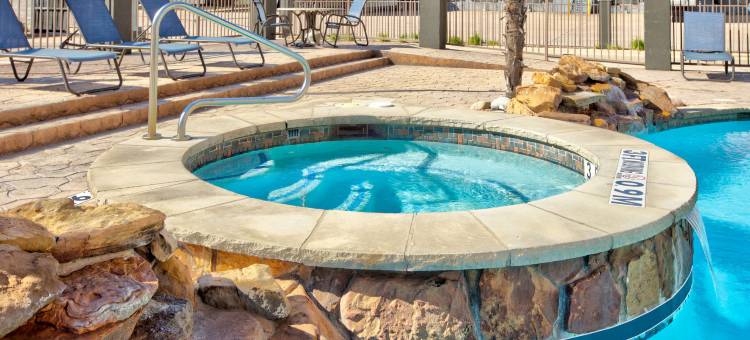 达拉斯大草原城南部拉昆塔温德姆套房酒店(La Quinta Inn & Suites by Wyndham Dallas Grand Prairie South)图片