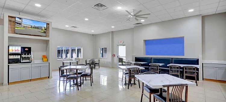 温德姆戴斯套房酒店-尼亚加拉瀑布/布法罗(Days Inn & Suites by Wyndham Niagara Falls/Buffalo)图片
