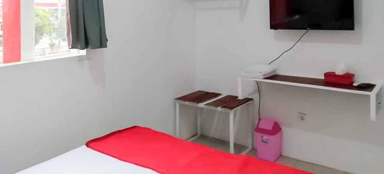 红多兹酒店-近马格坦广场(RedDoorz Near Alun Alun Magetan)图片