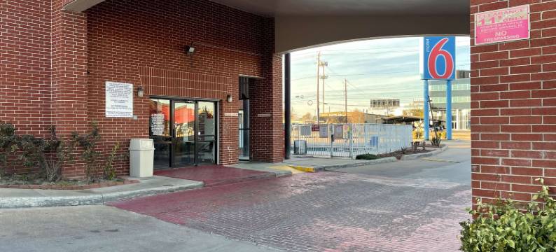 Studio 6休斯顿，TX - 布鲁克洞(Studio 6 Houston, TX - Brookhollow)图片