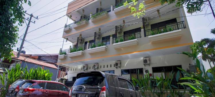 红门酒店@卡美娜多加兰普拉姆(RedDoorz @ Jalan Pramuka Manado)图片