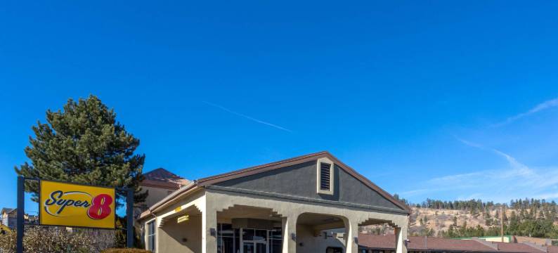 瑙-市中心温德姆速8酒店及会议中心(Super 8 by Wyndham Nau/Downtown Conference Center)图片