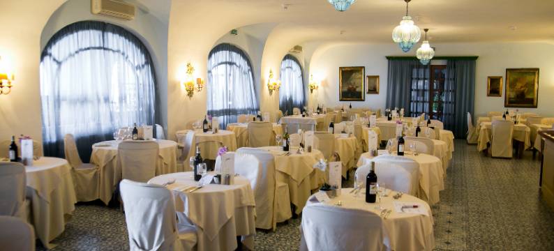 阿拉斯纳岩石酒店(Arathena Rocks Hotel)图片