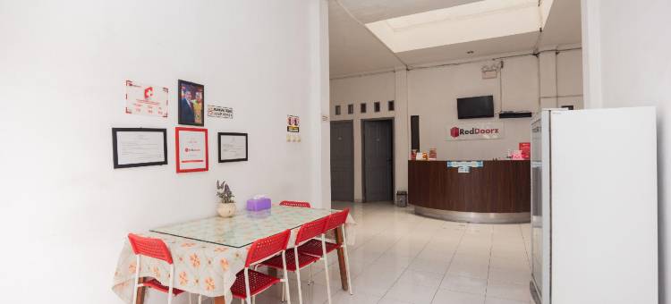 红多兹伊斯兰酒店-近近大银河公园(RedDoorz Syariah Near Grand Galaxy Park)图片