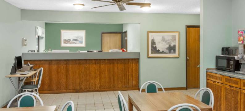 华盛顿-皮奥里亚地区速8酒店(Super 8 by Wyndham Washington/Peoria Area)图片