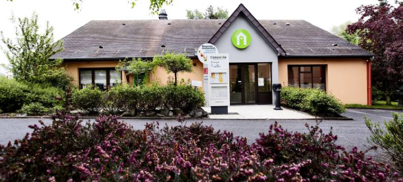 康铂夏尔勒维勒酒店-梅兹耶尔(Campanile Charleville Mezieres)图片